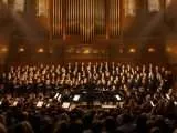 El Coro y la Orquesta del Tabernáculo rindieron un emotivo tributo musical a Russell M. Nelson durante Música y la Palabra el 28/09/2025, celebrando su legado como líder espiritual y pionero médico.