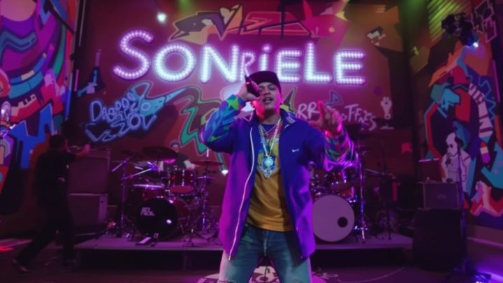 Sonríele de Daddy Yankee: el merengue que conquistó Billboard Latin Airplay
