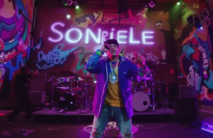 Sonríele de Daddy Yankee: el merengue que conquistó Billboard Latin Airplay