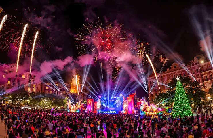 Nochevieja Valencia 2025: Una Experiencia de Corazón en la Plaza del Ayuntamiento